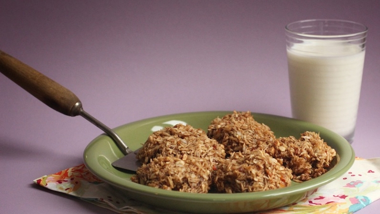 Healthy coconut macaroons